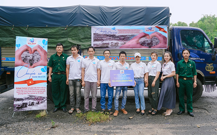 Hình ảnh tượng trưng cho sứ mệnh và tầm nhìn của một nền tảng casino trực tuyến, thể hiện sự chuyên nghiệp và công nghệ.